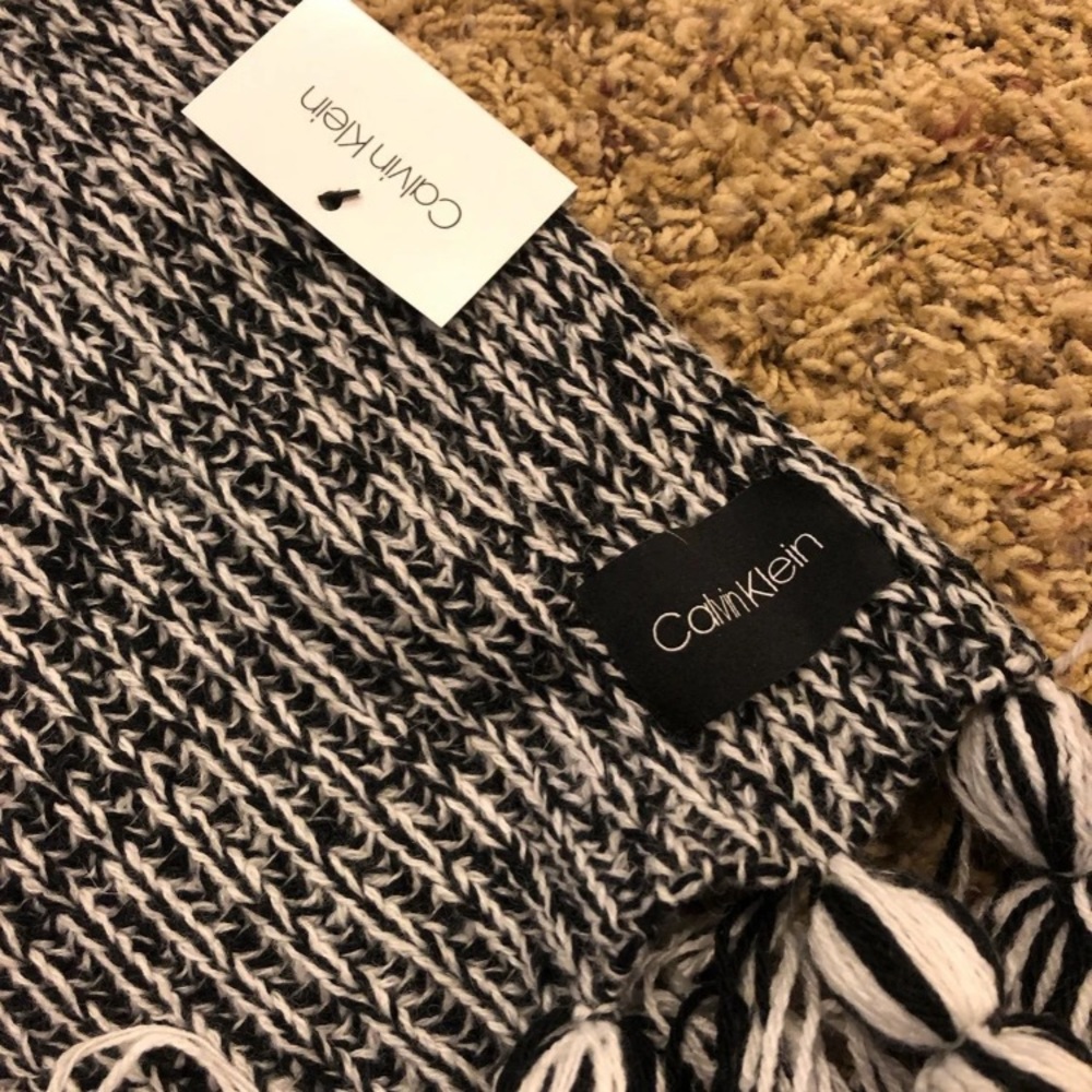 Calvin Klein Knit Scarf - Picture 4 of 4